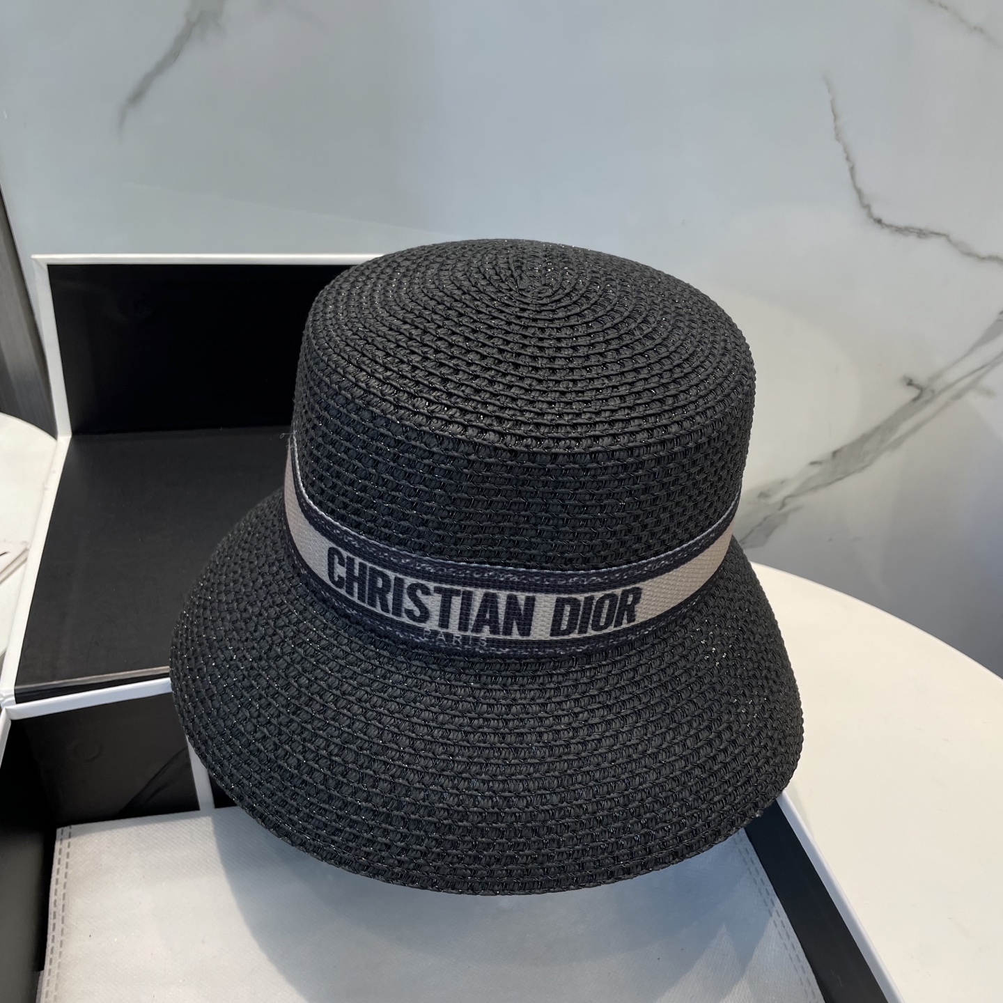 
迪奥Dior 新款草帽，高级定制，名媛风，细节待上，夏季防晒防紫外线，出行必备，百搭好看