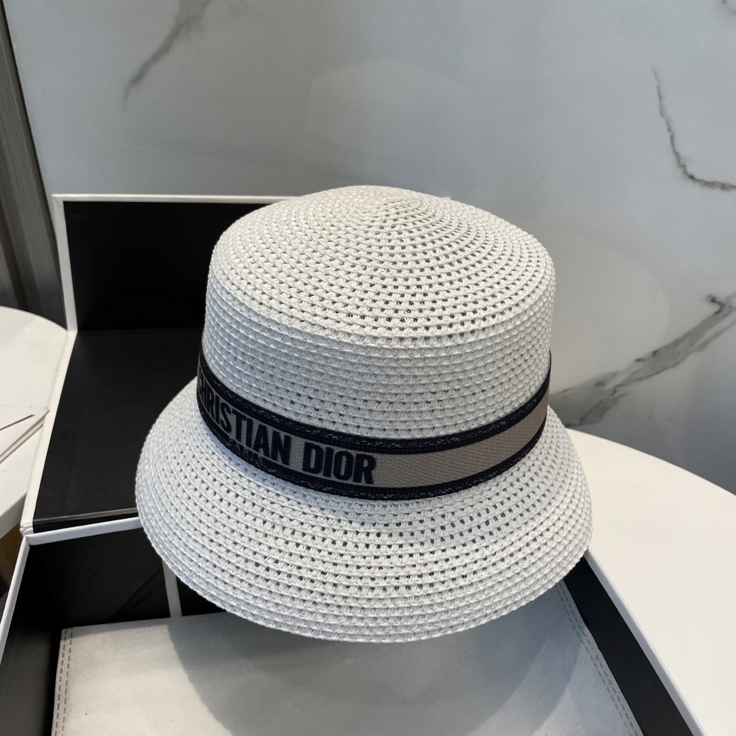 
迪奥Dior 新款草帽，高级定制，名媛风，细节待上，夏季防晒防紫外线，出行必备，百搭好看