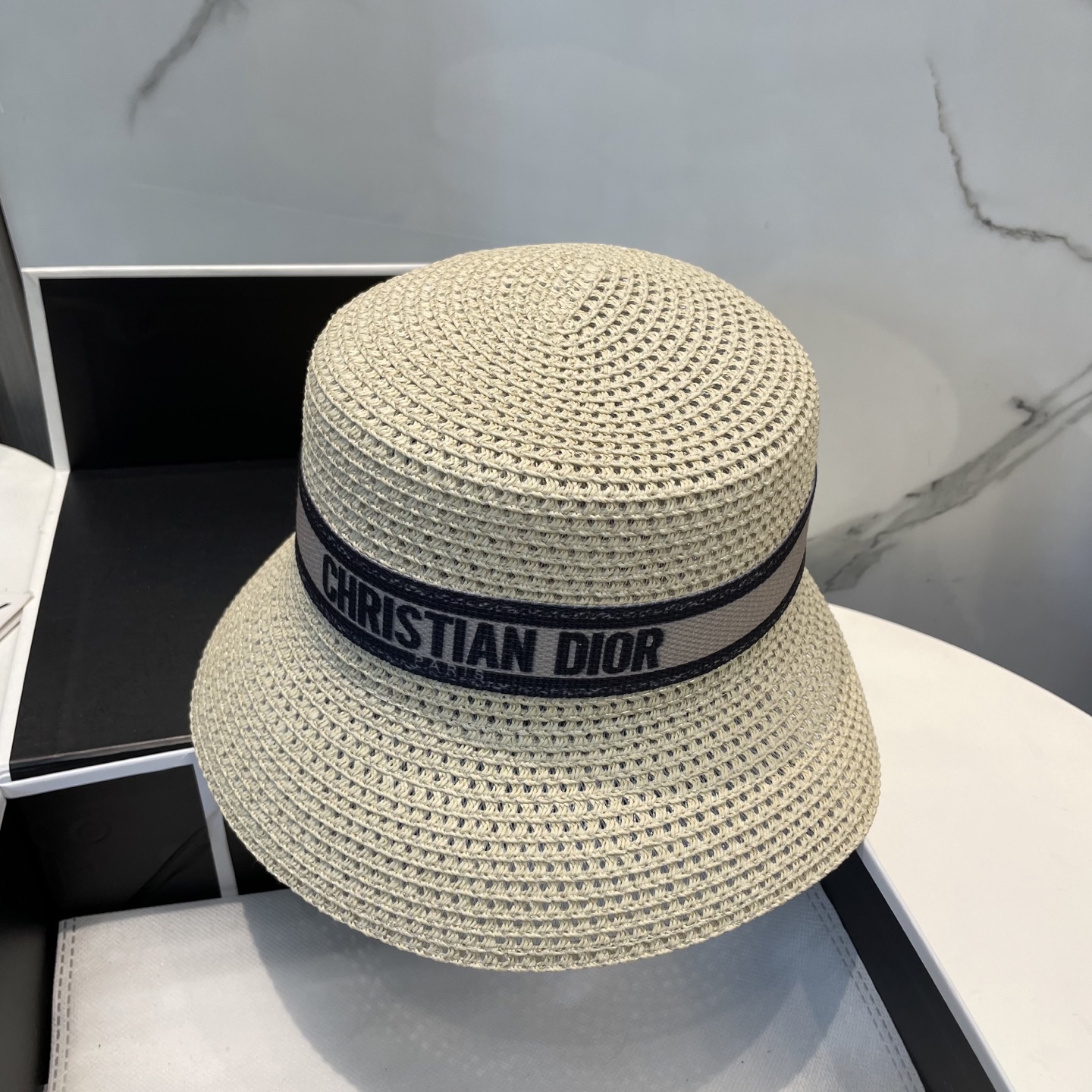 
迪奥Dior 新款草帽，高级定制，名媛风，细节待上，夏季防晒防紫外线，出行必备，百搭好看