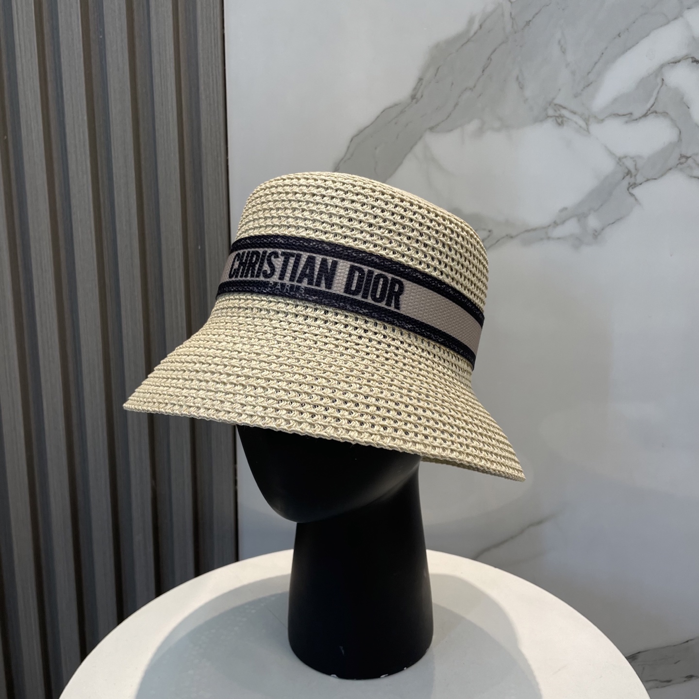 
迪奥Dior 新款草帽，高级定制，名媛风，细节待上，夏季防晒防紫外线，出行必备，百搭好看
