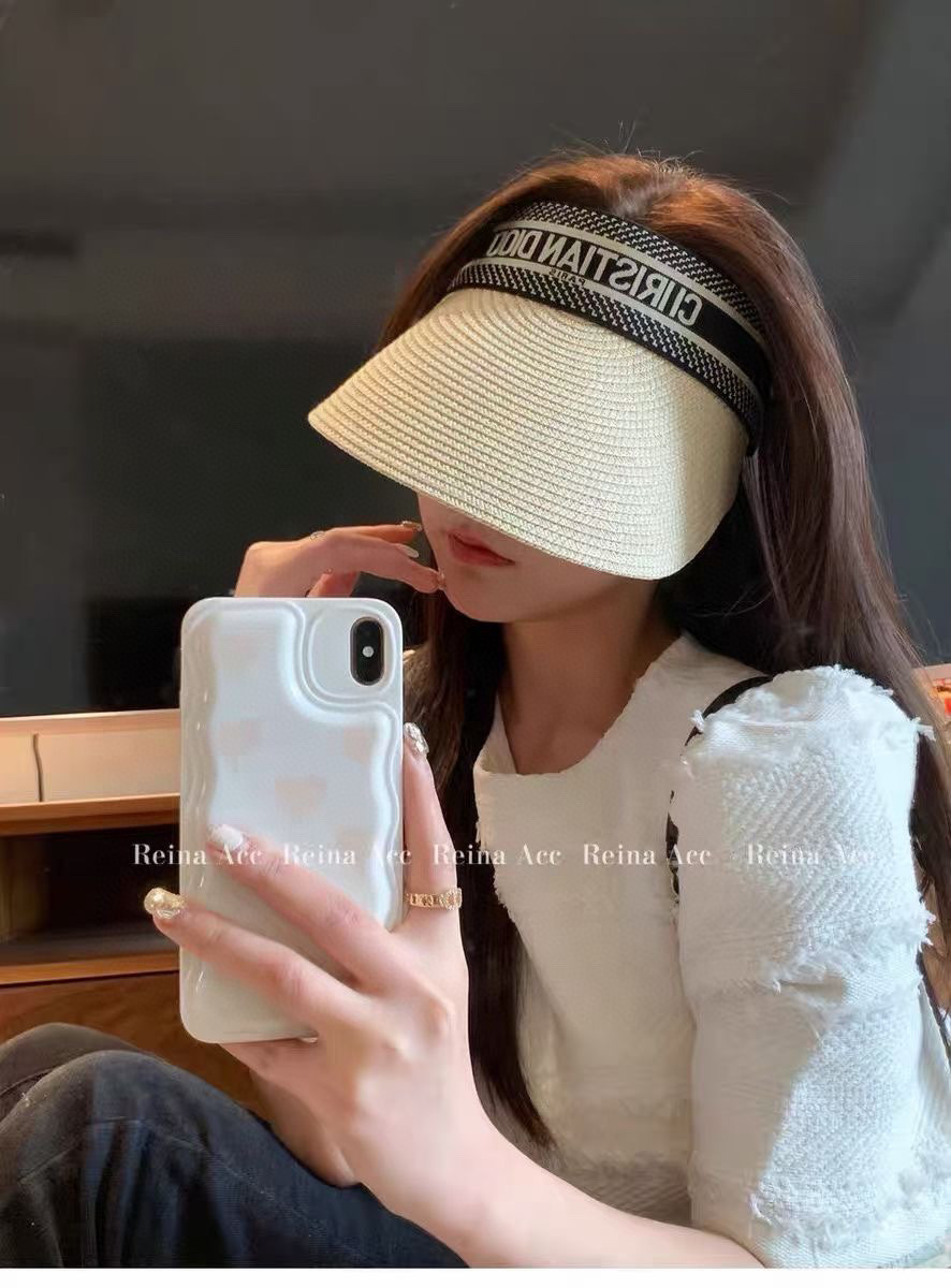 Visera de Paja Dior para Mujer: Elegancia y Protección Solar en Primavera