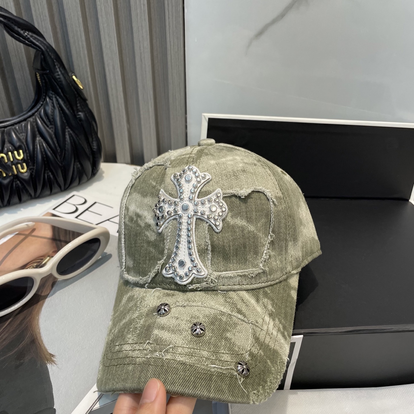  克罗心 🆕🆕25新款棒球帽，个性时尚经典十字架标志，休闲带点酷酷的感觉，中性款
男女同款！超好搭！
头