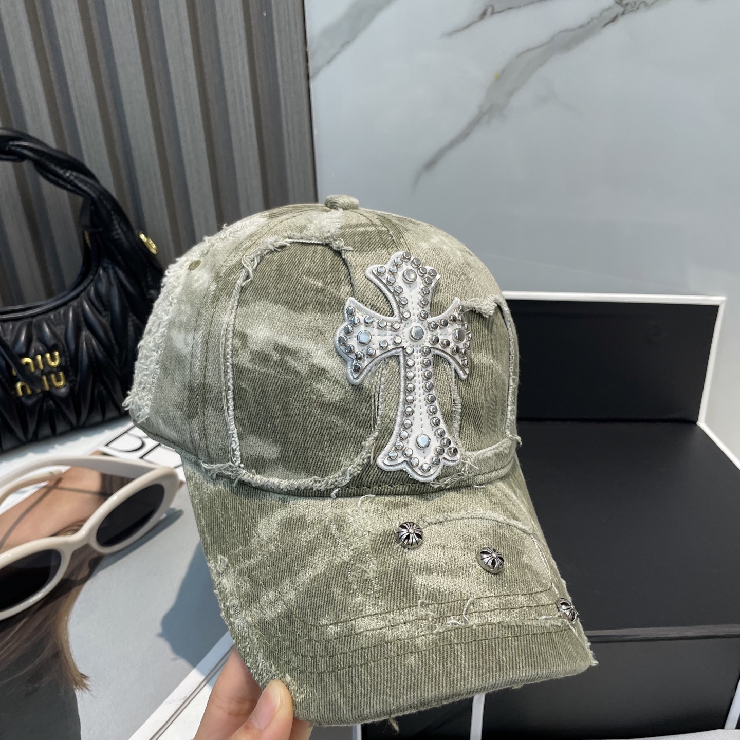  克罗心 🆕🆕25新款棒球帽，个性时尚经典十字架标志，休闲带点酷酷的感觉，中性款
男女同款！超好搭！
头