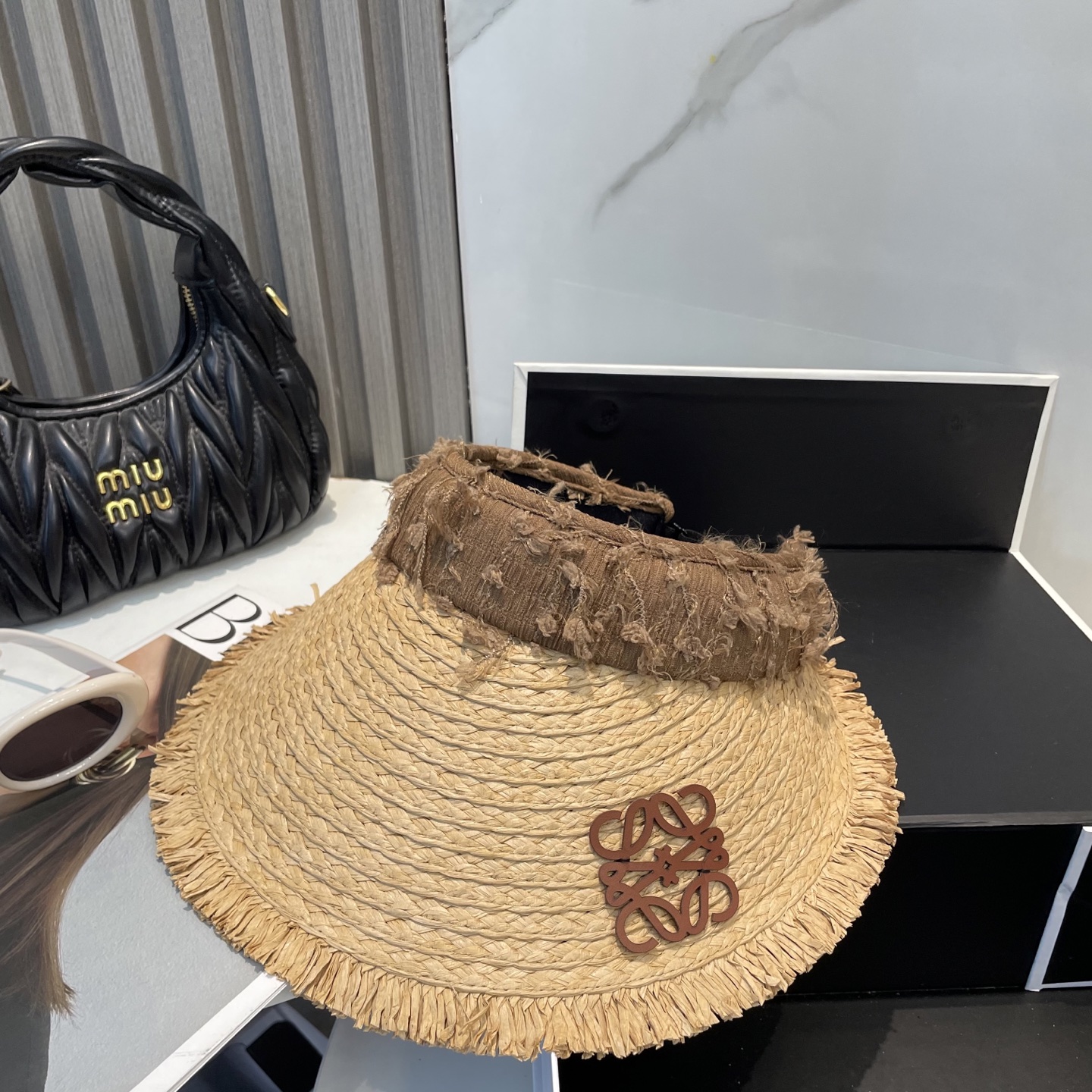 [Loewe Eyewear]In summer, you need a different hat to keep your eyes on the gr