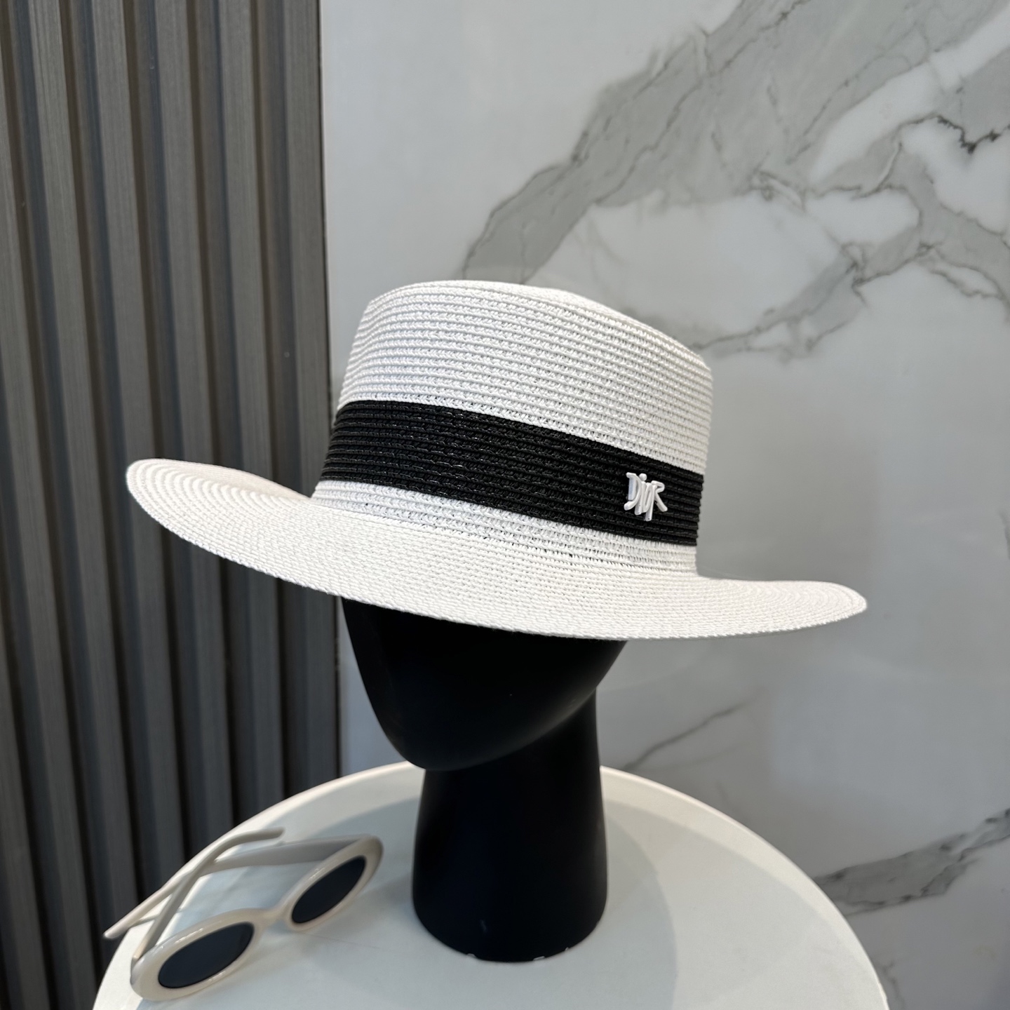 
迪奥 Dior2025新款草帽，高级定制，名媛风，细节待上，夏季防晒防紫外线，出行必备，百搭好看