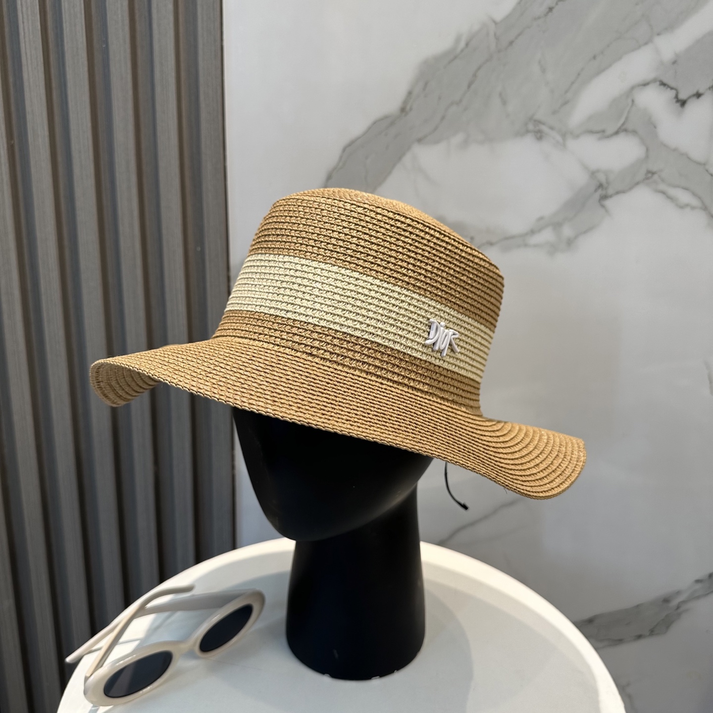 
迪奥 Dior2025新款草帽，高级定制，名媛风，细节待上，夏季防晒防紫外线，出行必备，百搭好看