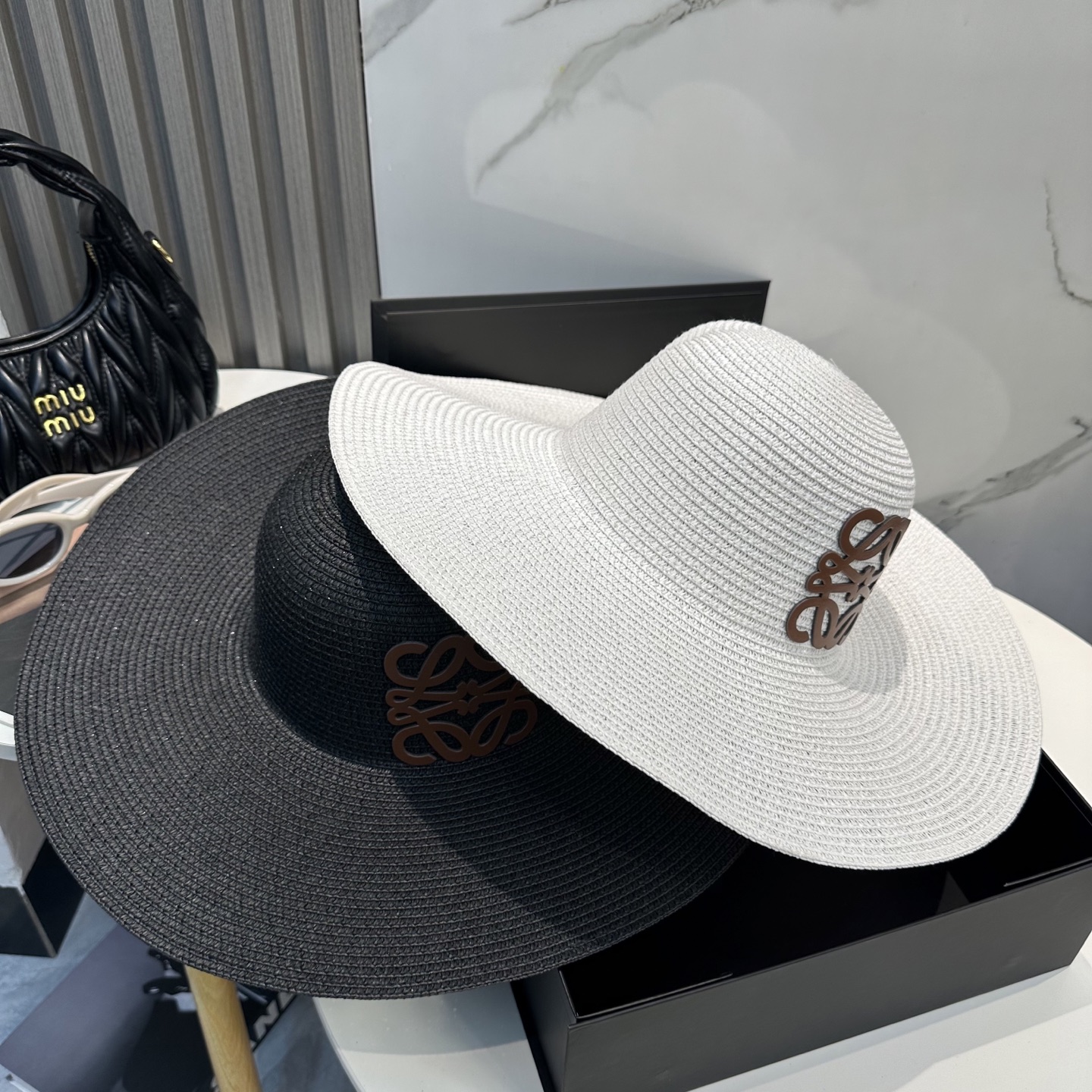  LOEWE罗意威大檐帽，太阳大草帽，细草制作，官方款开模，非市场普通版本,头围57cm