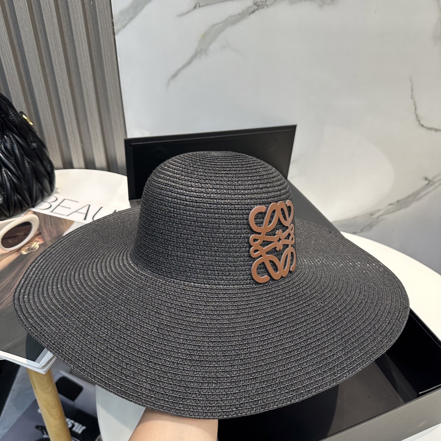  LOEWE罗意威大檐帽，太阳大草帽，细草制作，官方款开模，非市场普通版本,头围57cm