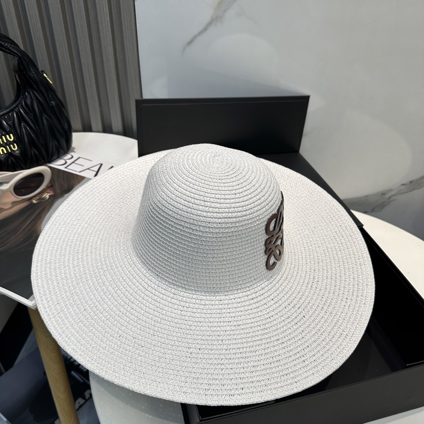  LOEWE罗意威大檐帽，太阳大草帽，细草制作，官方款开模，非市场普通版本,头围57cm