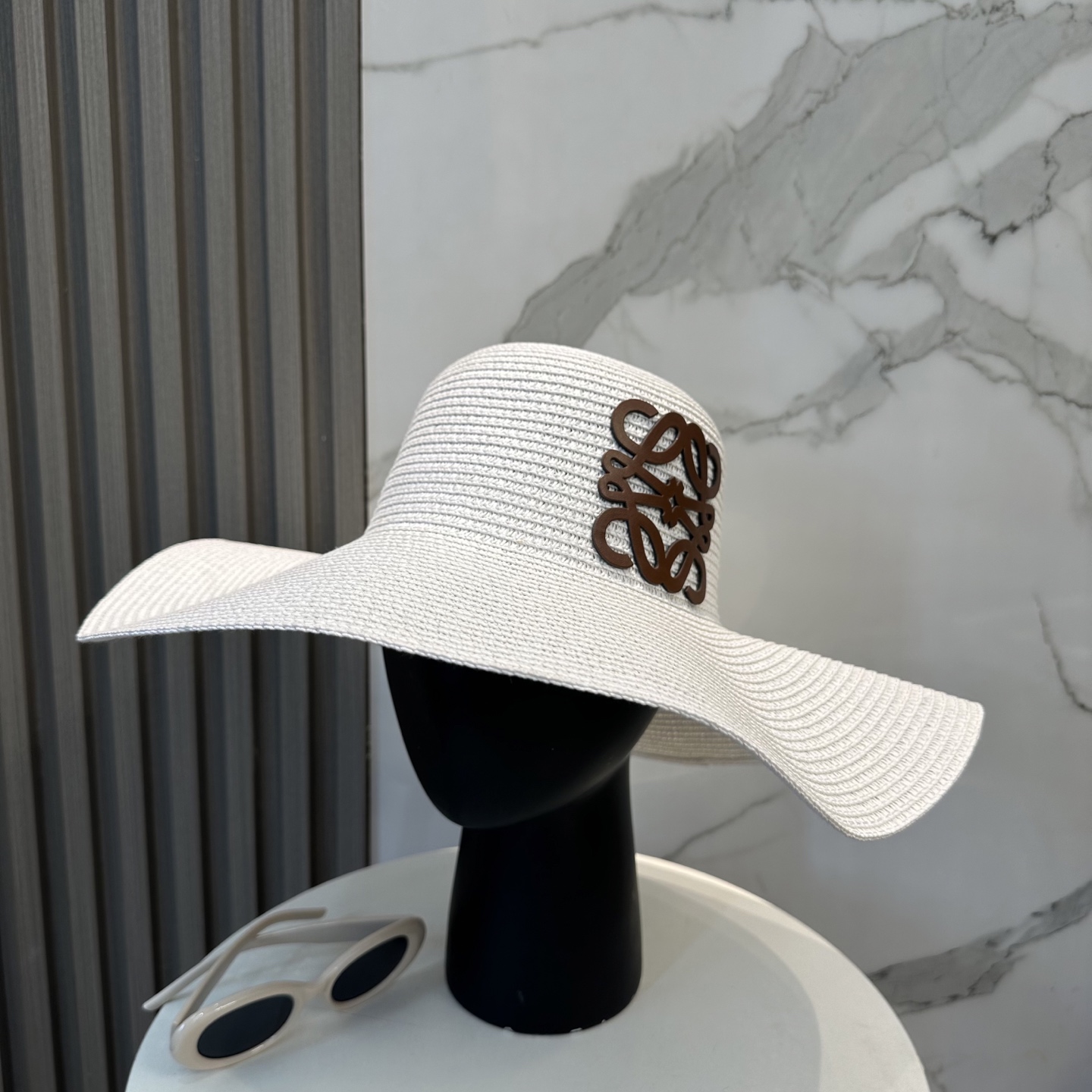  LOEWE罗意威大檐帽，太阳大草帽，细草制作，官方款开模，非市场普通版本,头围57cm