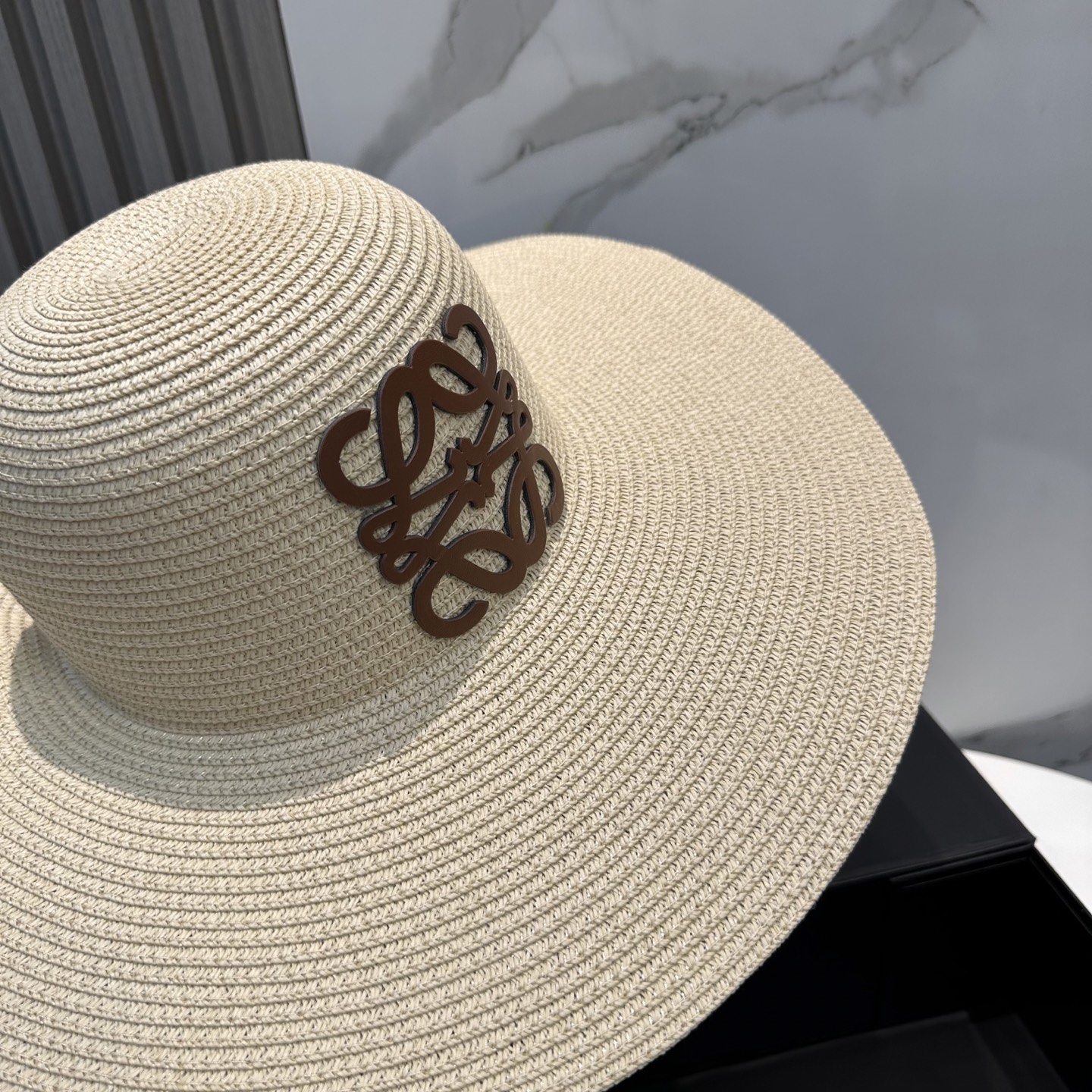  LOEWE罗意威大檐帽，太阳大草帽，细草制作，官方款开模，非市场普通版本,头围57cm