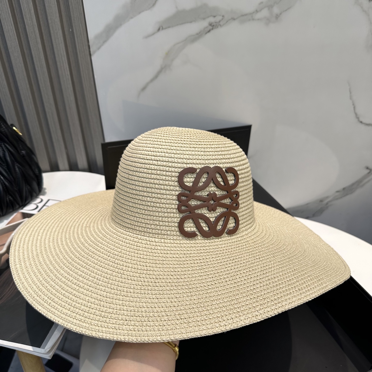  LOEWE罗意威大檐帽，太阳大草帽，细草制作，官方款开模，非市场普通版本,头围57cm