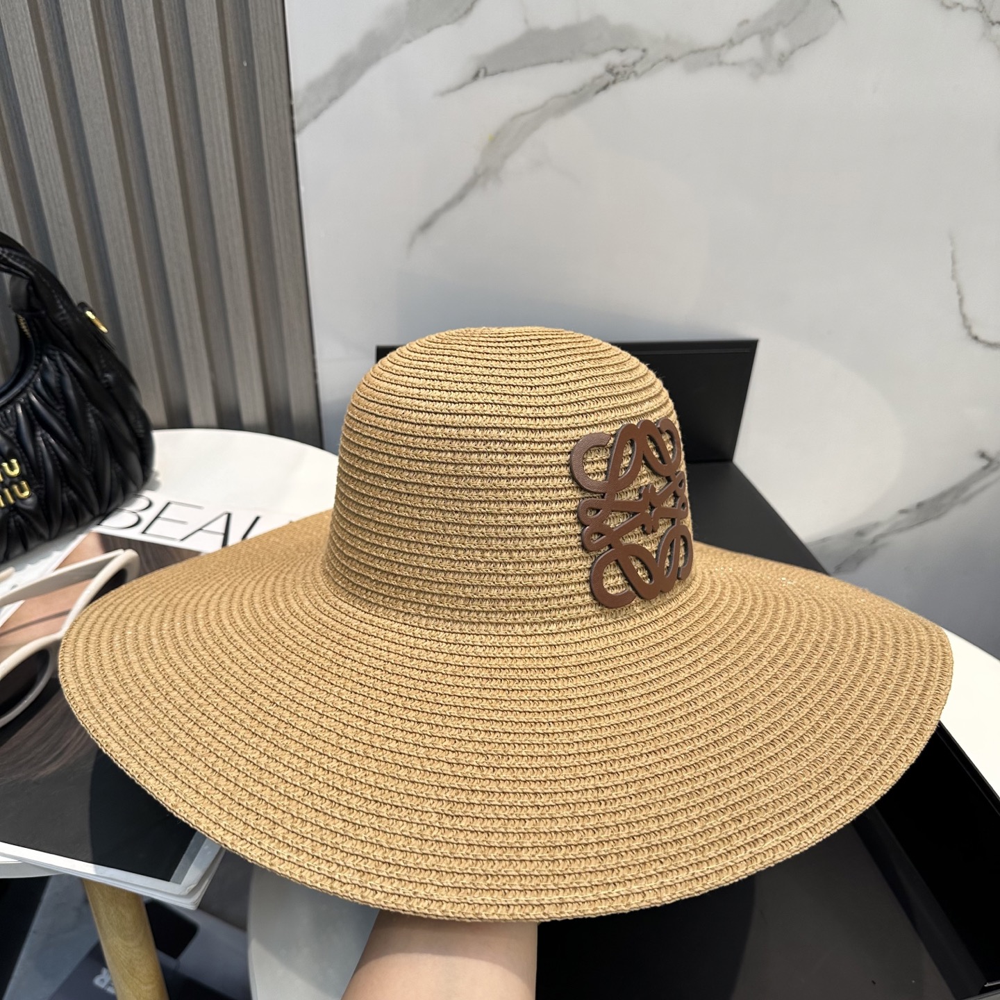  LOEWE罗意威大檐帽，太阳大草帽，细草制作，官方款开模，非市场普通版本,头围57cm