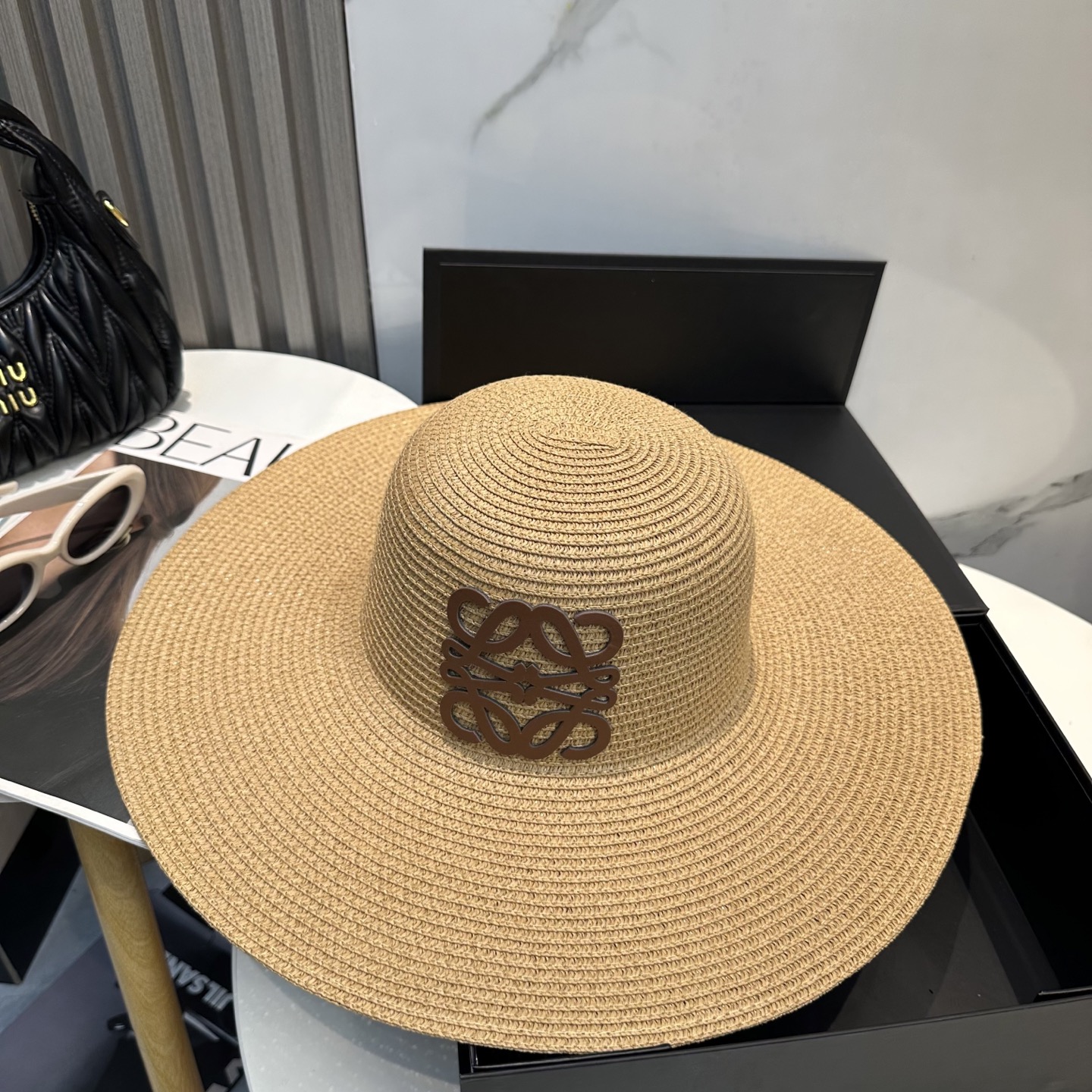  LOEWE罗意威大檐帽，太阳大草帽，细草制作，官方款开模，非市场普通版本,头围57cm