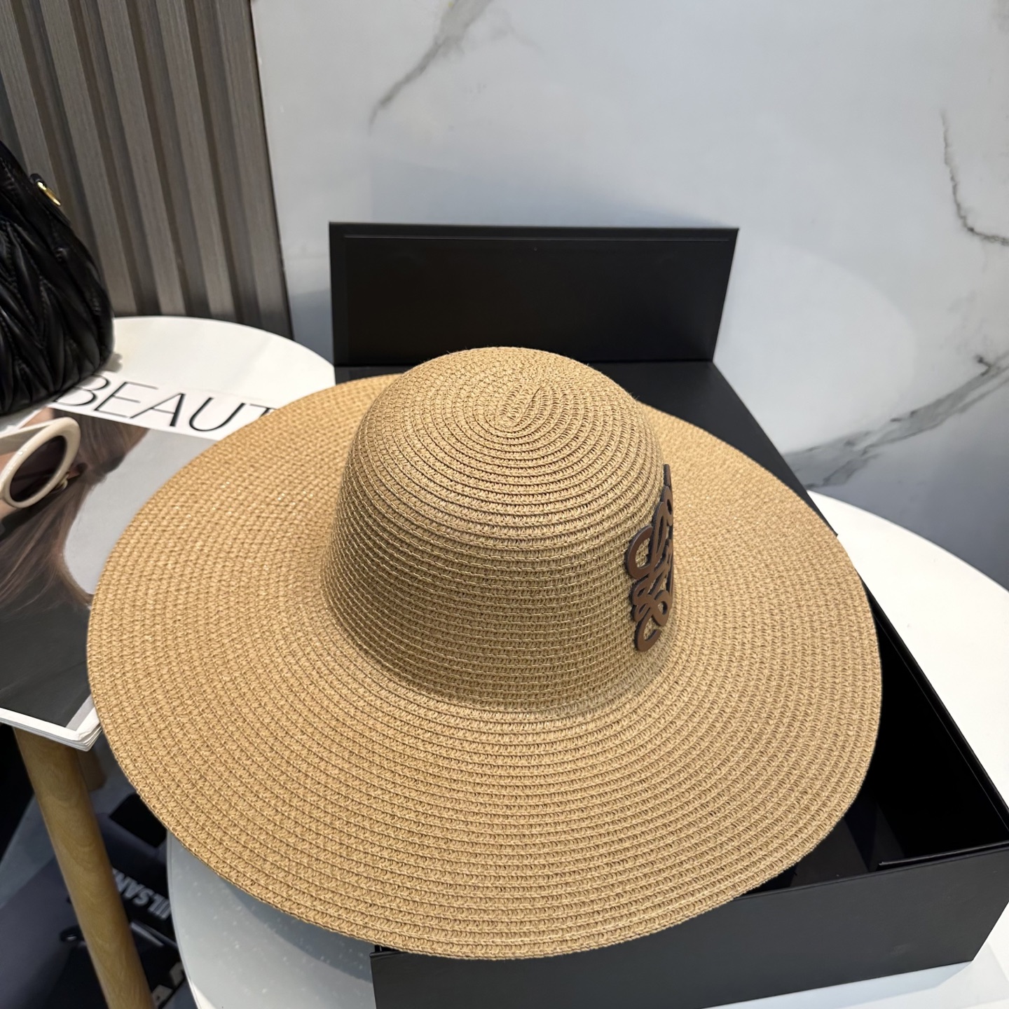  LOEWE罗意威大檐帽，太阳大草帽，细草制作，官方款开模，非市场普通版本,头围57cm