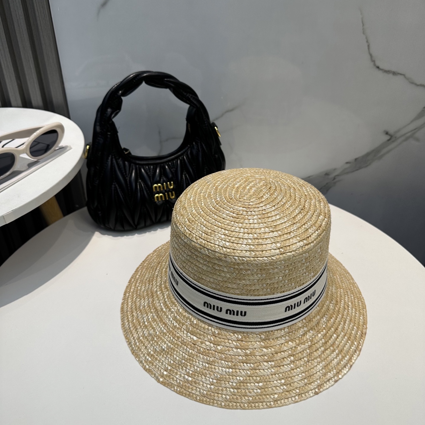 
miumiu缪缪 新款草帽，高级定制，名媛风，细节待上，夏季防晒防紫外线，出行必备，百搭好看