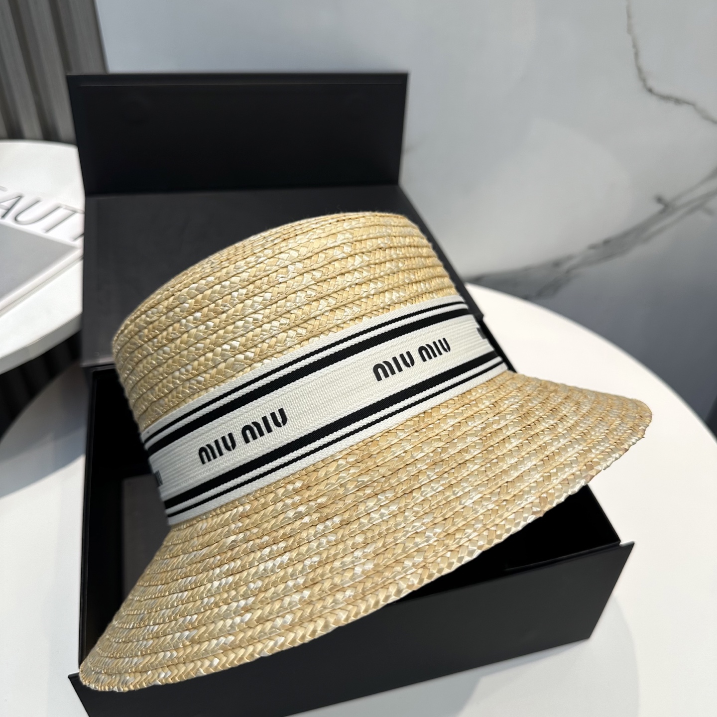 
miumiu缪缪 新款草帽，高级定制，名媛风，细节待上，夏季防晒防紫外线，出行必备，百搭好看
