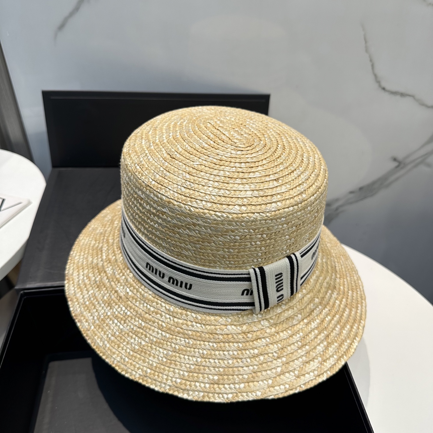 
miumiu缪缪 新款草帽，高级定制，名媛风，细节待上，夏季防晒防紫外线，出行必备，百搭好看