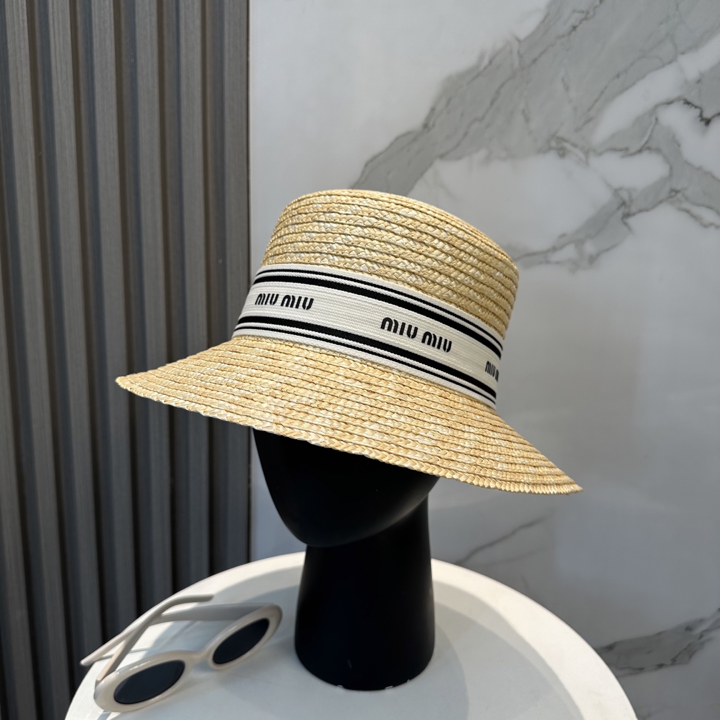 
miumiu缪缪 新款草帽，高级定制，名媛风，细节待上，夏季防晒防紫外线，出行必备，百搭好看