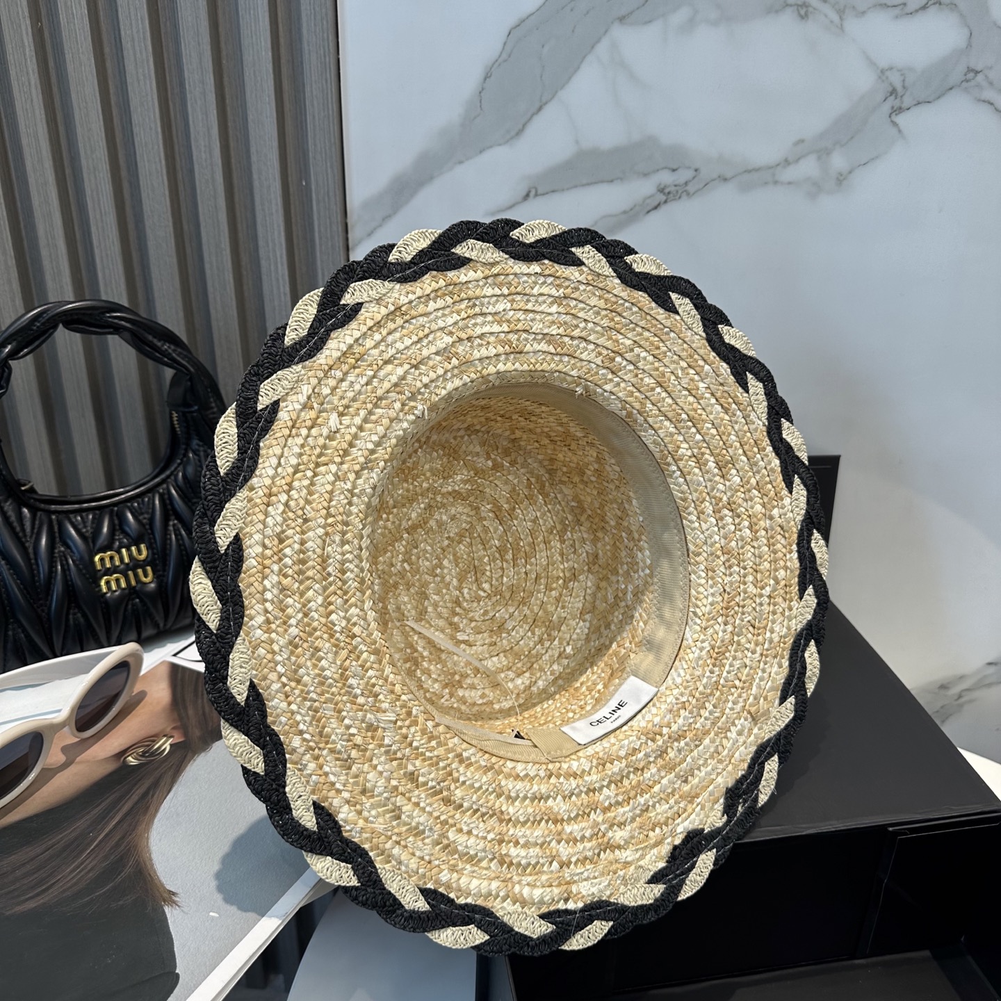 
赛琳 CELINE 新款草帽，高级定制，名媛风，细节待上，夏季防晒防紫外线，出行必备，百搭好看