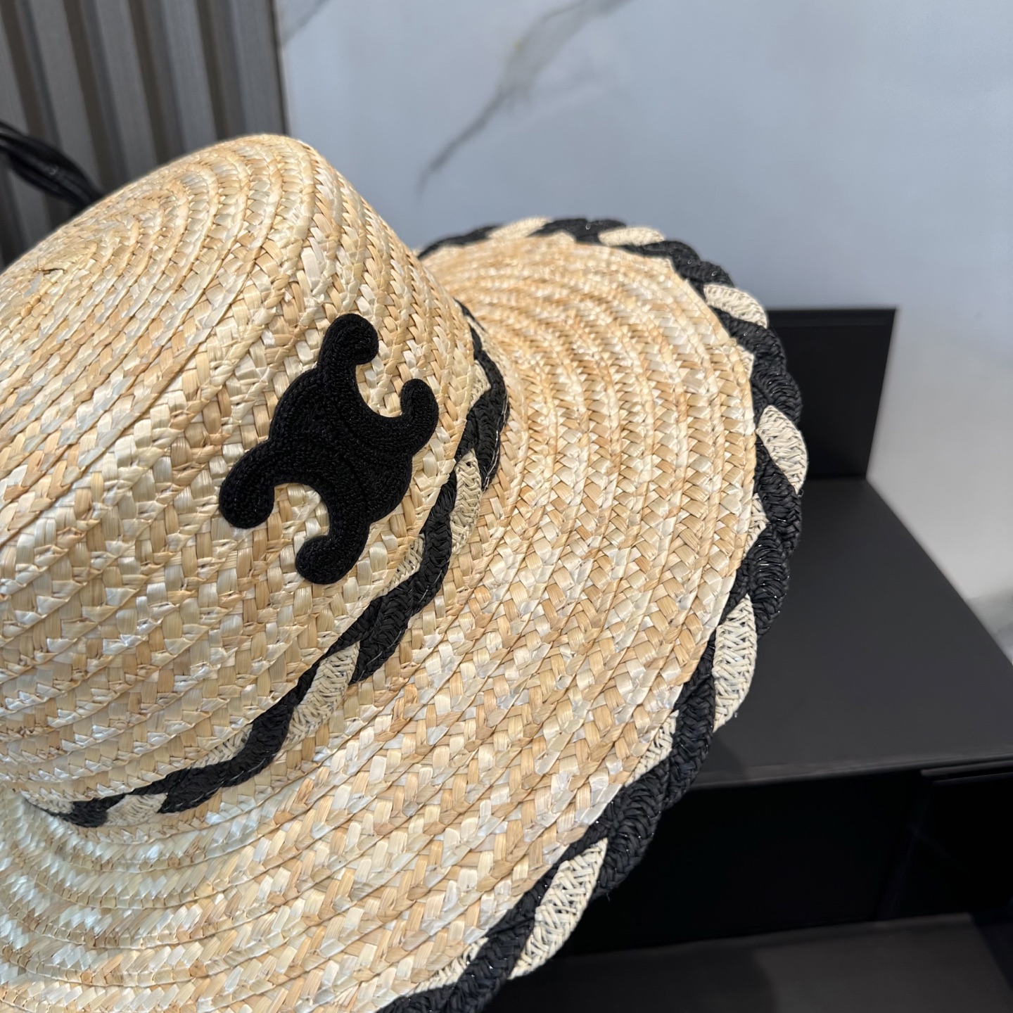 
赛琳 CELINE 新款草帽，高级定制，名媛风，细节待上，夏季防晒防紫外线，出行必备，百搭好看