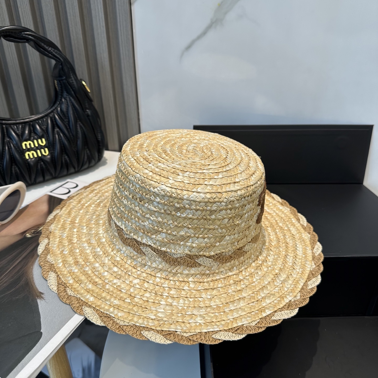 
赛琳 CELINE 新款草帽，高级定制，名媛风，细节待上，夏季防晒防紫外线，出行必备，百搭好看