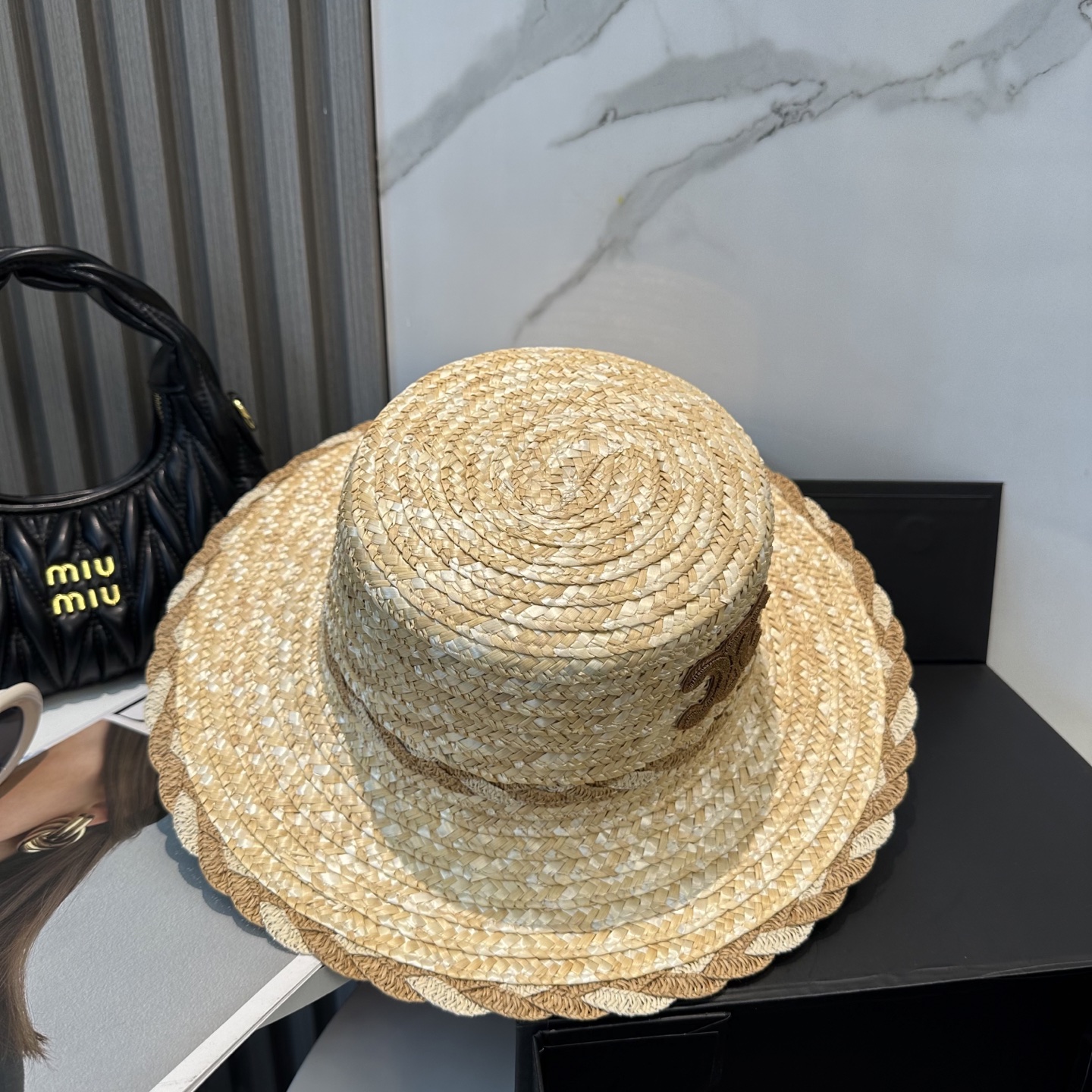 
赛琳 CELINE 新款草帽，高级定制，名媛风，细节待上，夏季防晒防紫外线，出行必备，百搭好看