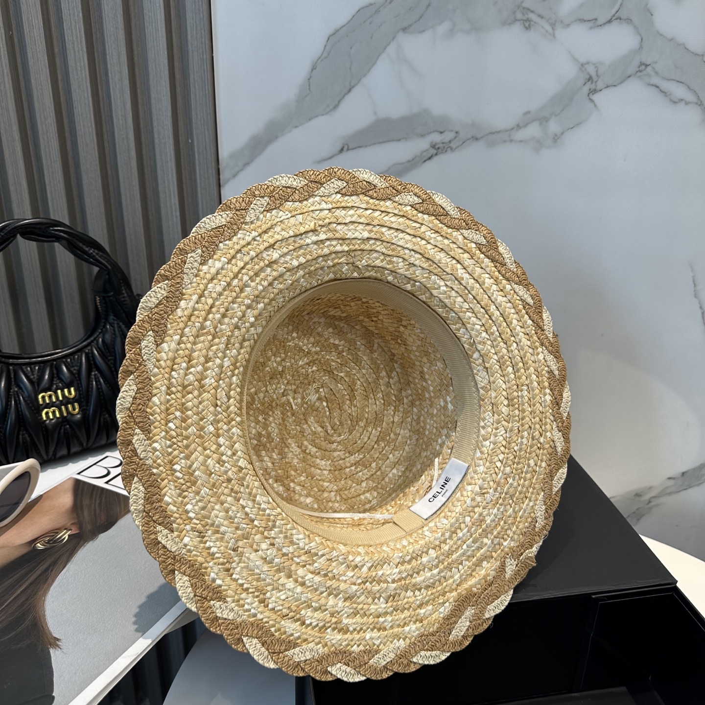 
赛琳 CELINE 新款草帽，高级定制，名媛风，细节待上，夏季防晒防紫外线，出行必备，百搭好看