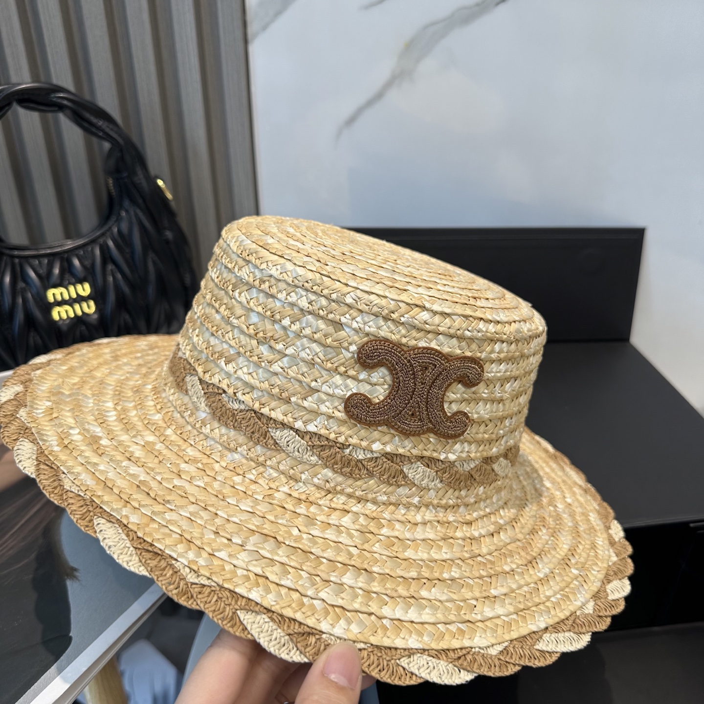 
赛琳 CELINE 新款草帽，高级定制，名媛风，细节待上，夏季防晒防紫外线，出行必备，百搭好看