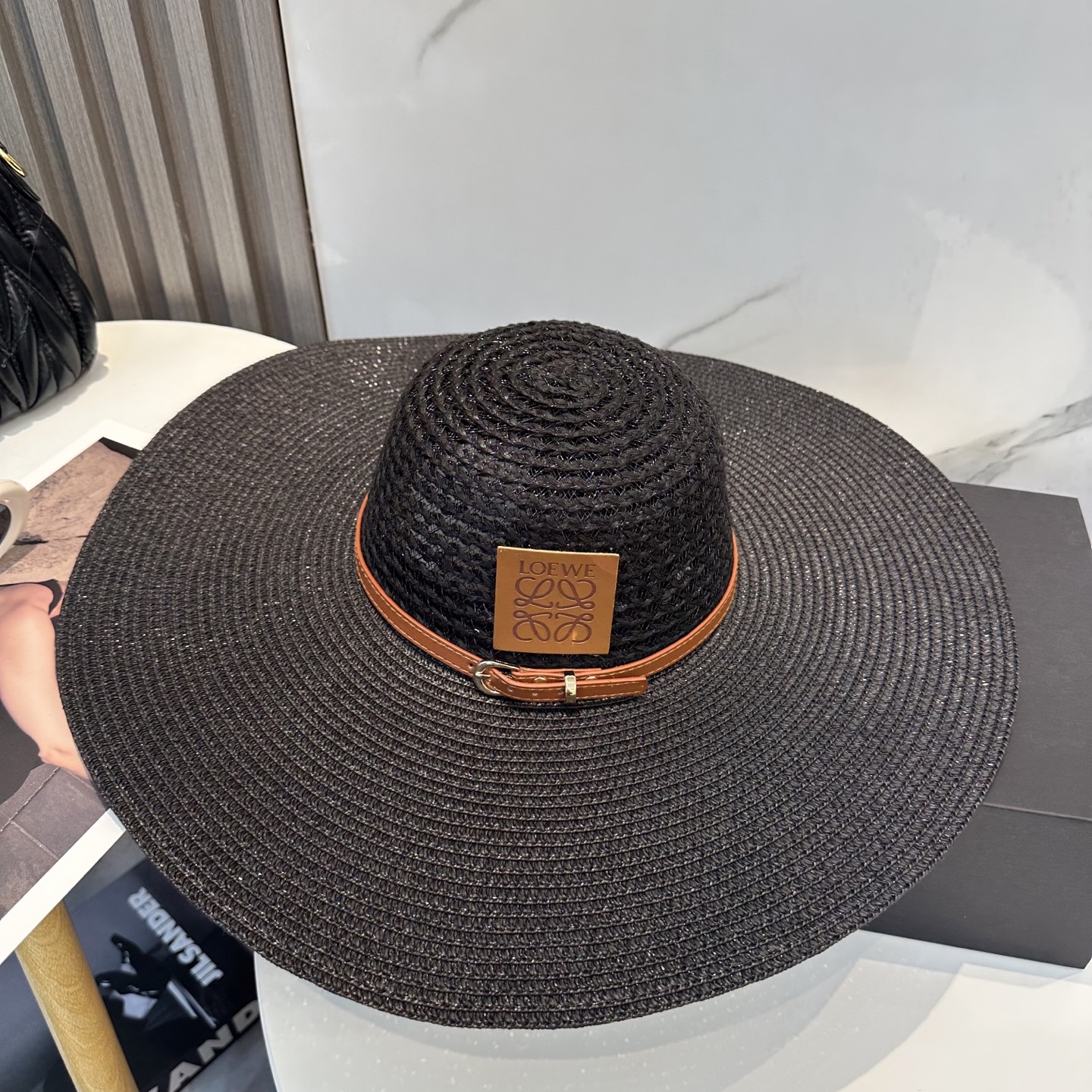  LOEWE罗意威大檐帽，太阳大草帽，细草制作，官方款开模，非市场普通版本,头围57cm