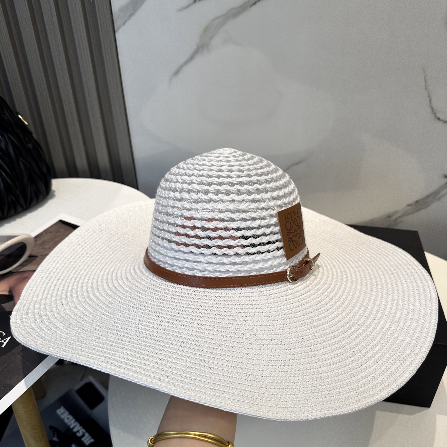  LOEWE罗意威大檐帽，太阳大草帽，细草制作，官方款开模，非市场普通版本,头围57cm