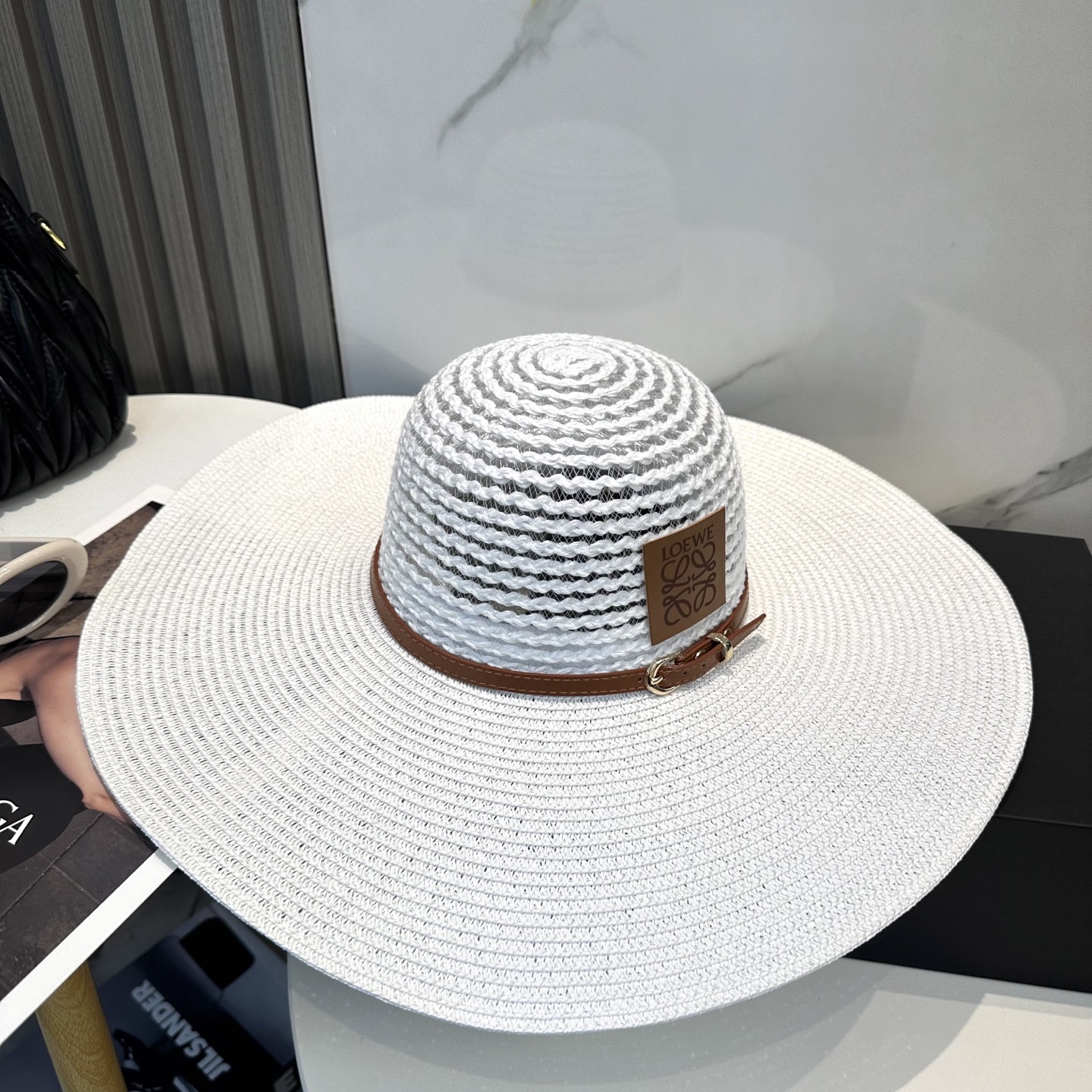  LOEWE罗意威大檐帽，太阳大草帽，细草制作，官方款开模，非市场普通版本,头围57cm