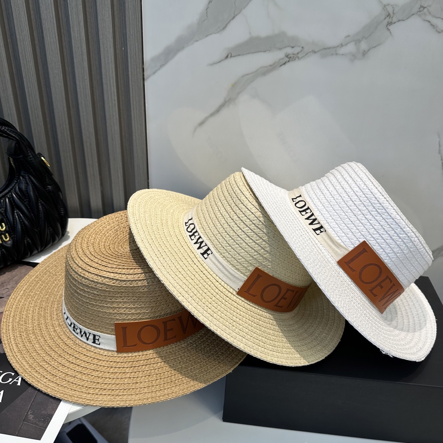    💛配防尘袋  LOEWE罗意威】2025新款草编大牌织带编织草帽，度假休闲必备，优雅大方的一款