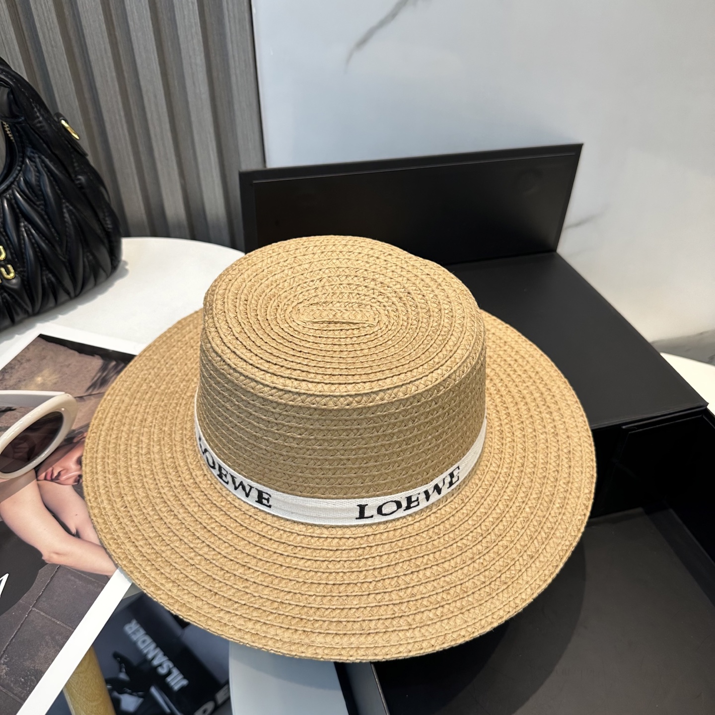    💛配防尘袋  LOEWE罗意威】2025新款草编大牌织带编织草帽，度假休闲必备，优雅大方的一款