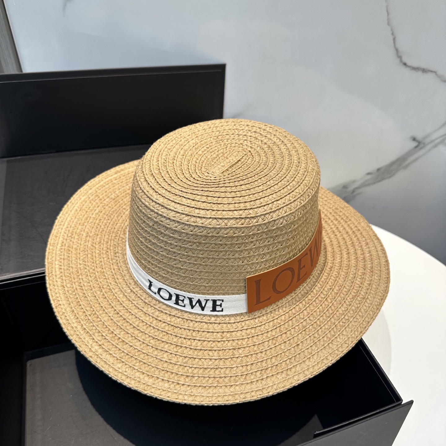    💛配防尘袋  LOEWE罗意威】2025新款草编大牌织带编织草帽，度假休闲必备，优雅大方的一款