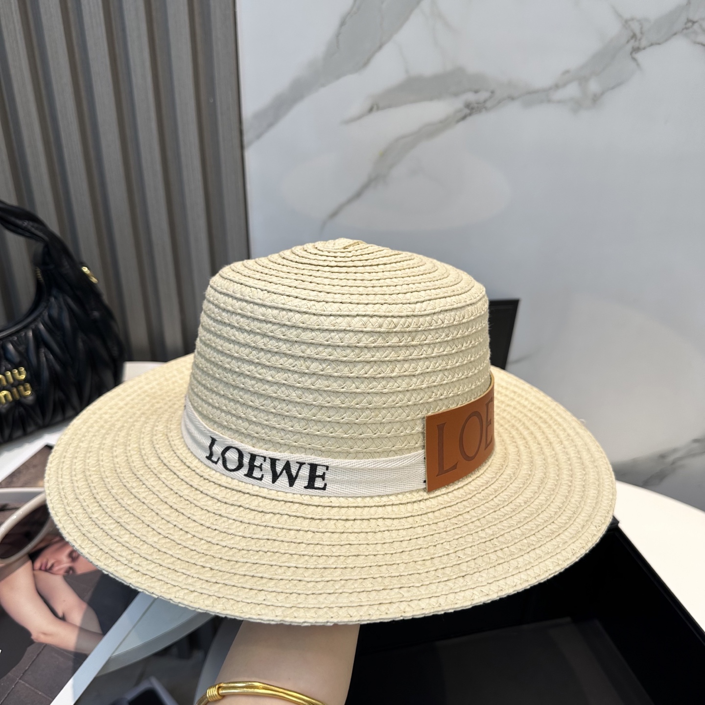    💛配防尘袋  LOEWE罗意威】2025新款草编大牌织带编织草帽，度假休闲必备，优雅大方的一款