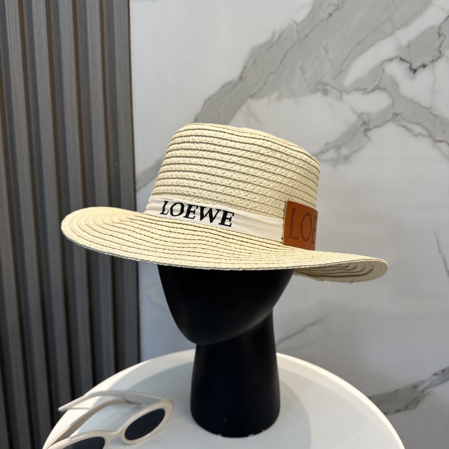    💛配防尘袋  LOEWE罗意威】2025新款草编大牌织带编织草帽，度假休闲必备，优雅大方的一款
