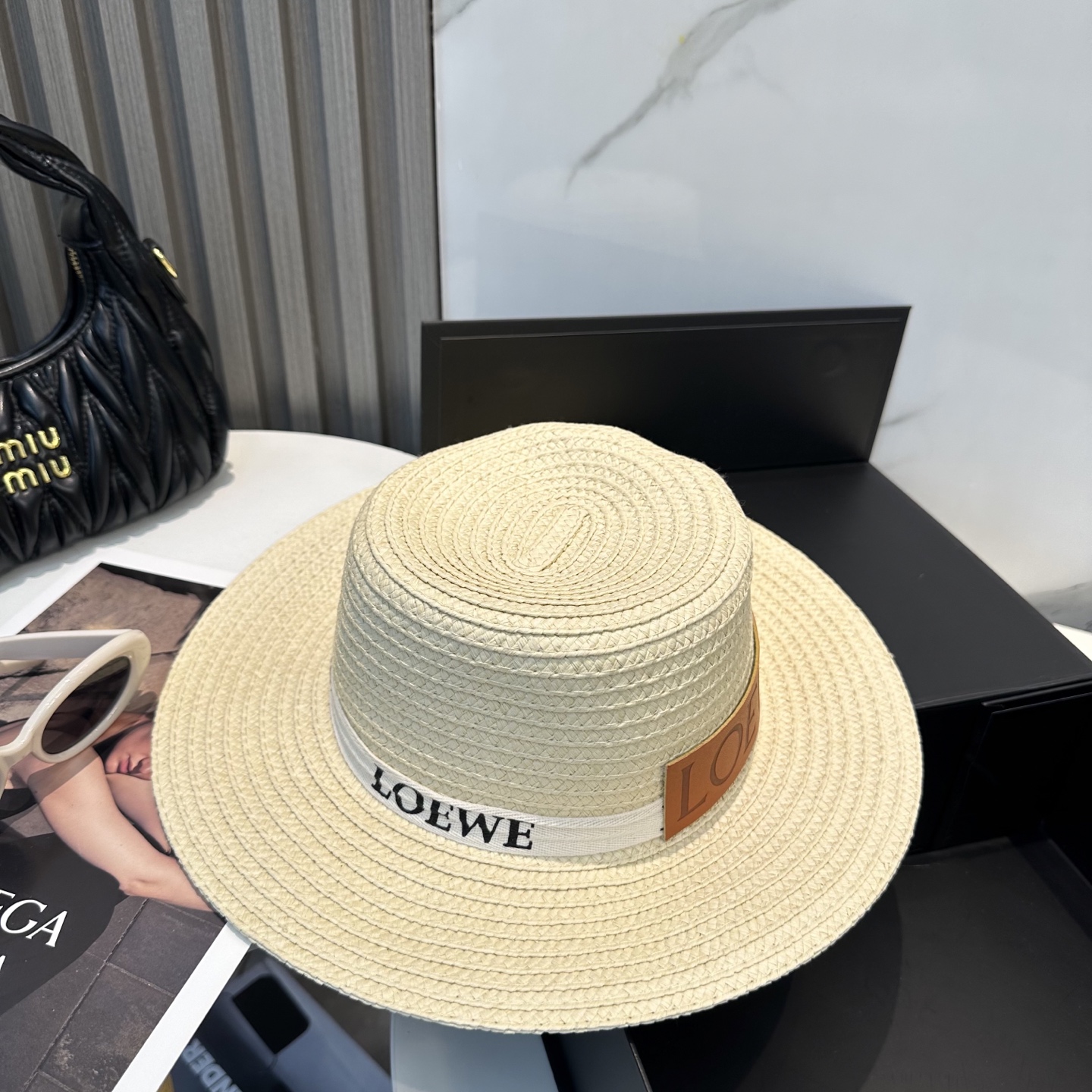    💛配防尘袋  LOEWE罗意威】2025新款草编大牌织带编织草帽，度假休闲必备，优雅大方的一款