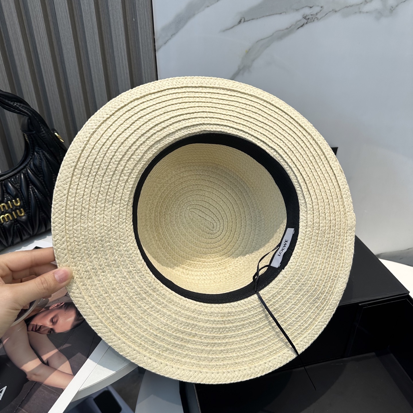   💛配防尘袋  LOEWE罗意威】2025新款草编大牌织带编织草帽，度假休闲必备，优雅大方的一款