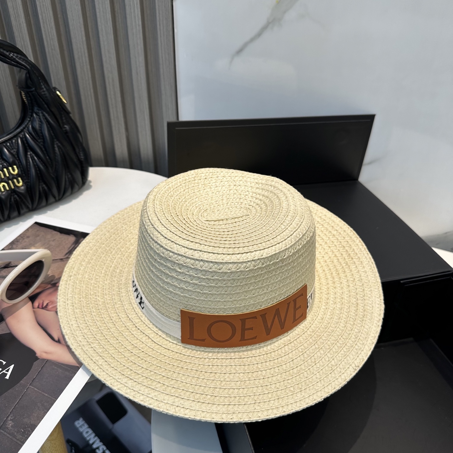    💛配防尘袋  LOEWE罗意威】2025新款草编大牌织带编织草帽，度假休闲必备，优雅大方的一款
