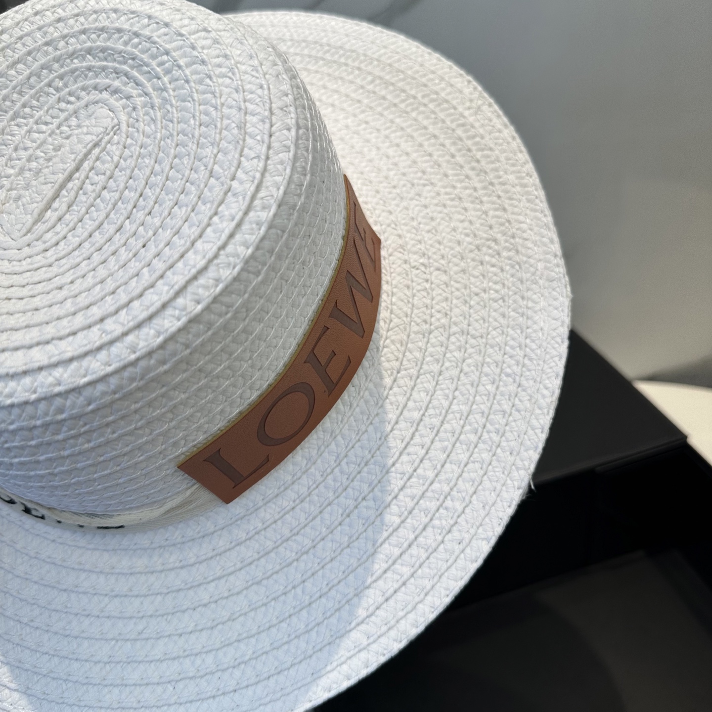    💛配防尘袋  LOEWE罗意威】2025新款草编大牌织带编织草帽，度假休闲必备，优雅大方的一款