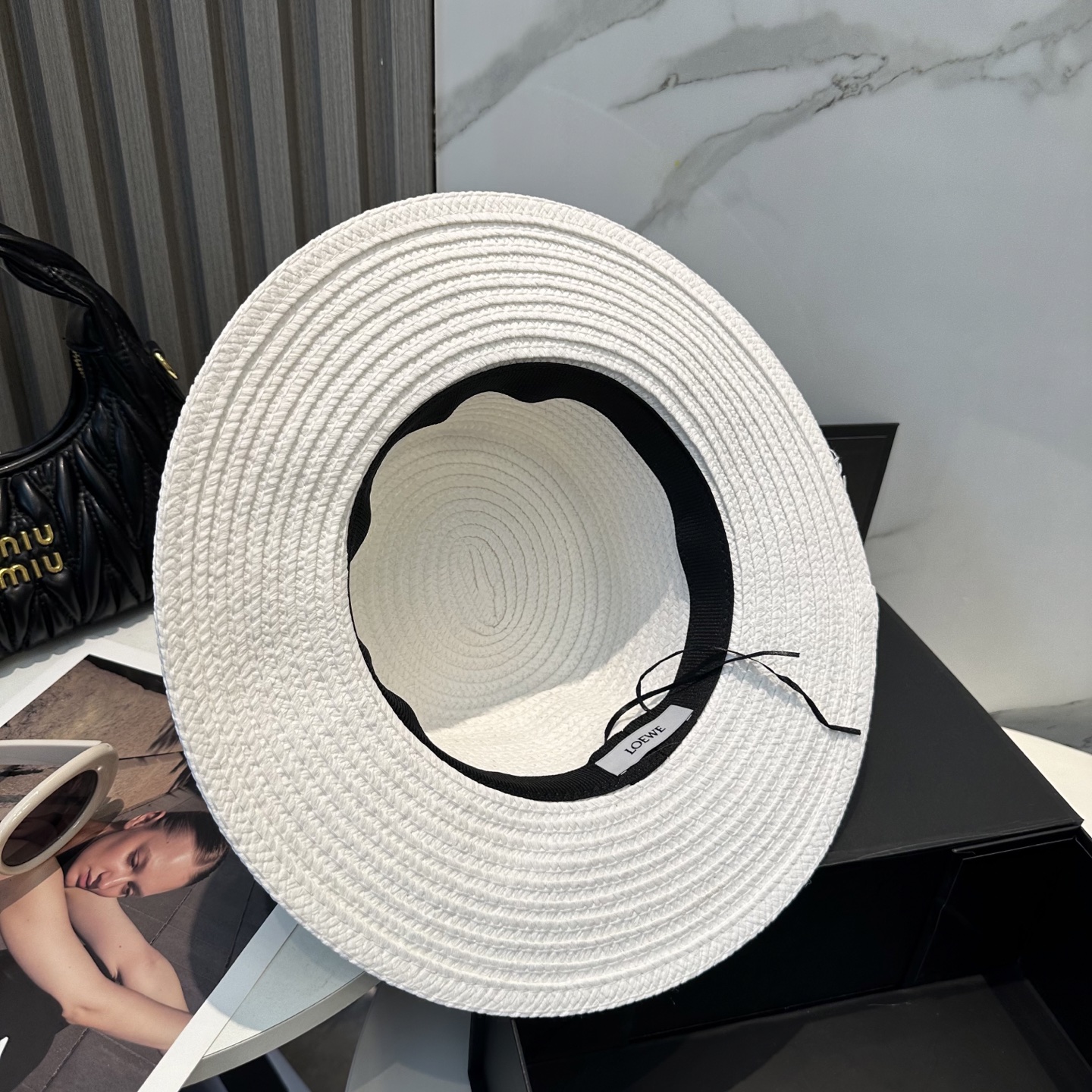    💛配防尘袋  LOEWE罗意威】2025新款草编大牌织带编织草帽，度假休闲必备，优雅大方的一款