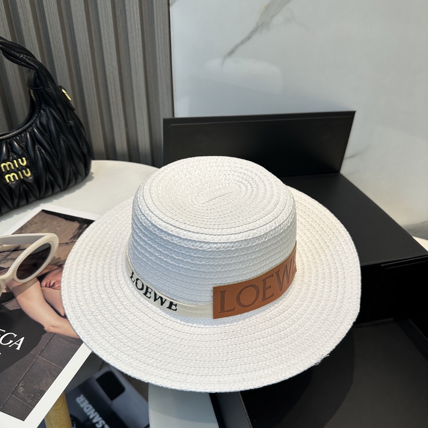    💛配防尘袋  LOEWE罗意威】2025新款草编大牌织带编织草帽，度假休闲必备，优雅大方的一款