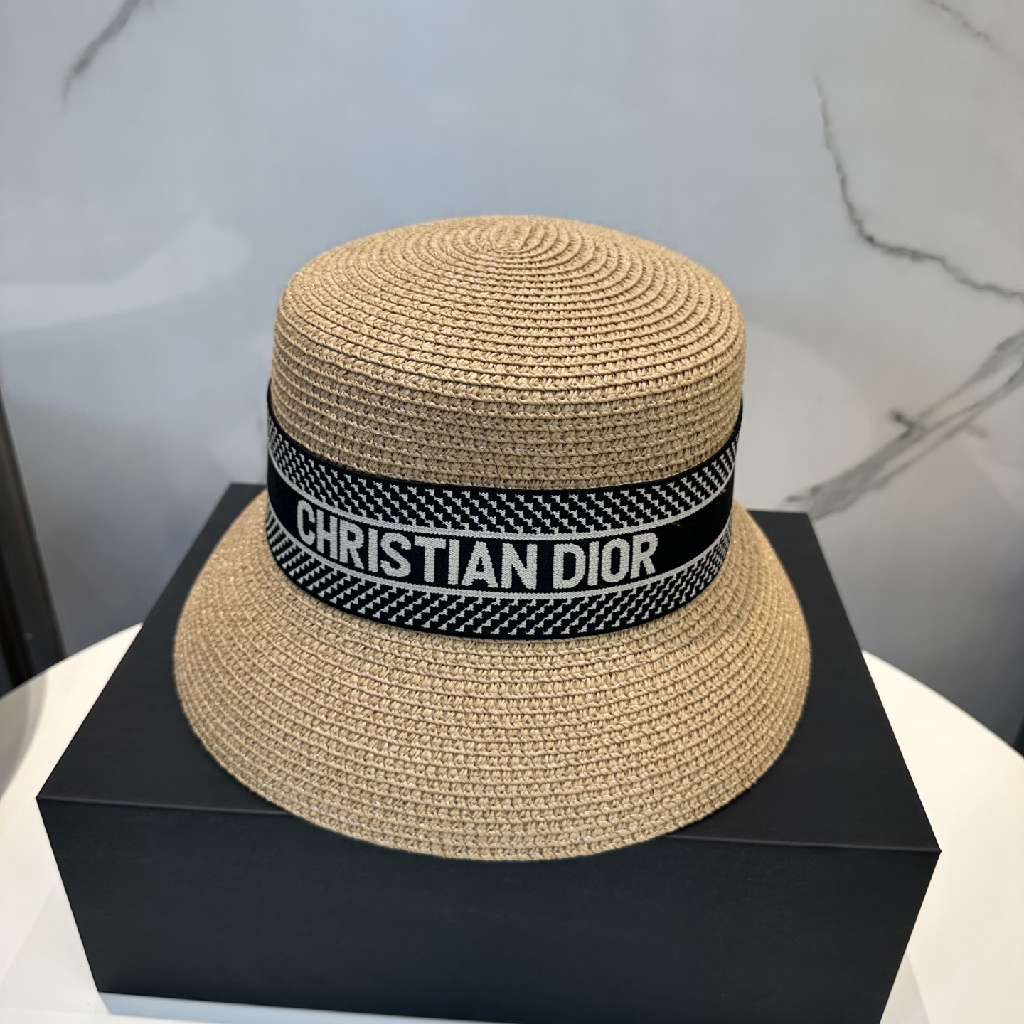 
迪奥 Dior2025新款草帽，高级定制，名媛风，细节待上，夏季防晒防紫外线，出行必备，百搭好看