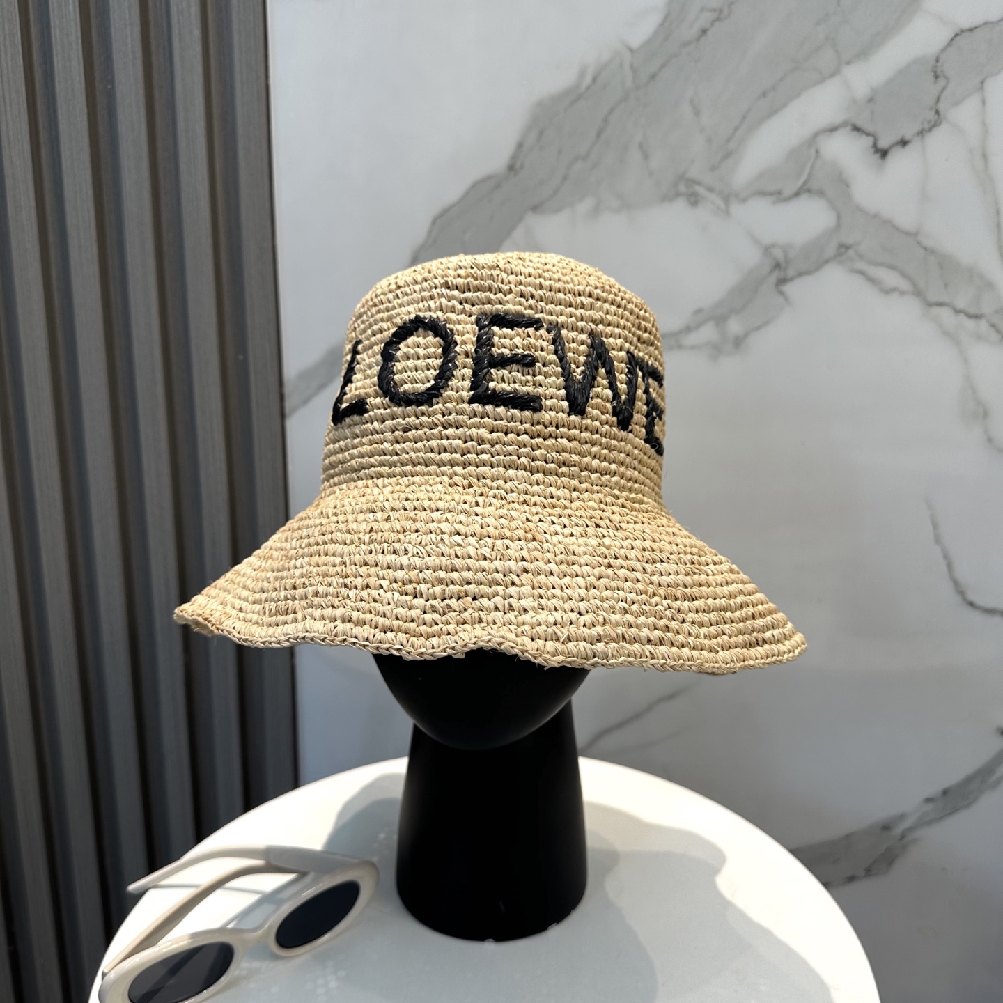 Loewe/罗意威 春夏新品草编帽🎩  【升级版❗️今年重工提升采用进口细小拉菲草 编织而成 ， 买过拉菲草帽的宝们应该