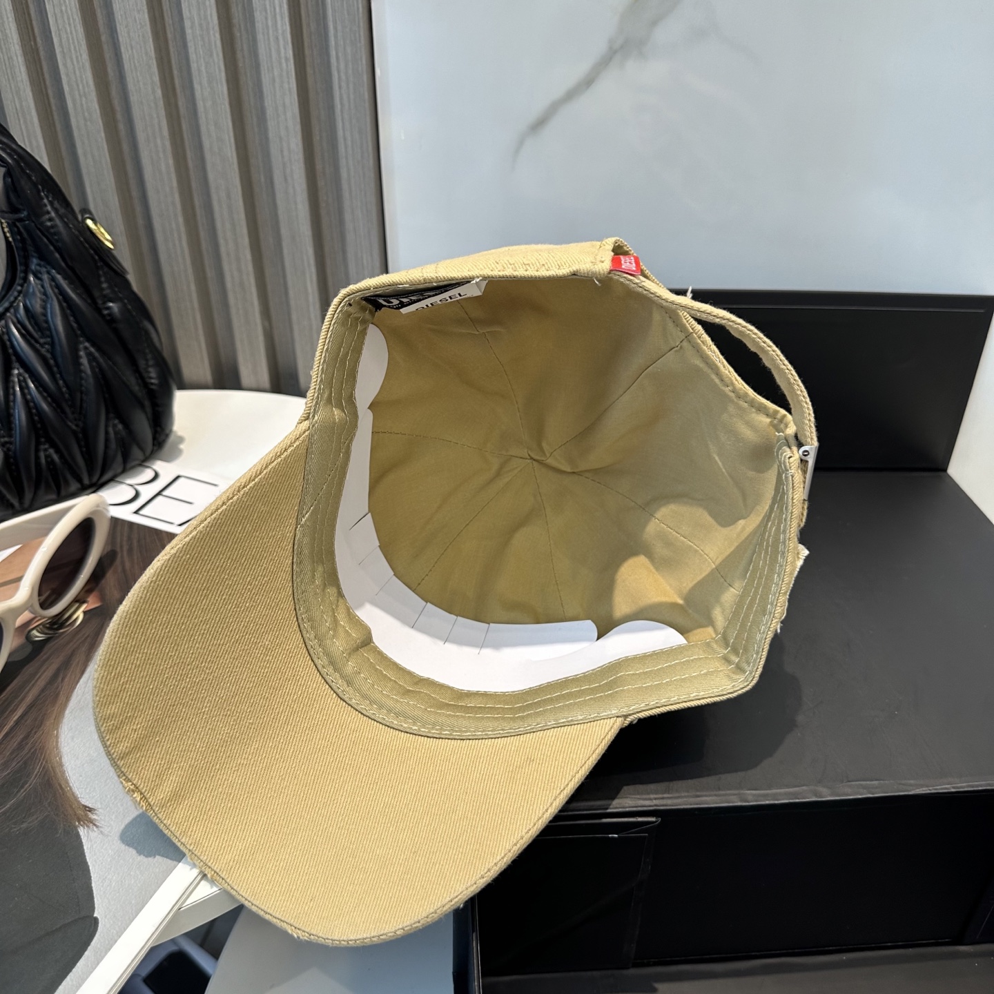  Diesel 迪赛 棒球帽🧢 。棒球帽🧢，出街必备超好搭配，高品质 内标齐全，赶紧入手！