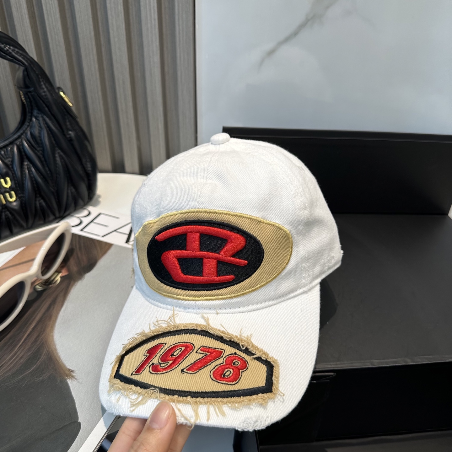  Diesel 迪赛 棒球帽🧢 。棒球帽🧢，出街必备超好搭配，高品质 内标齐全，赶紧入手！