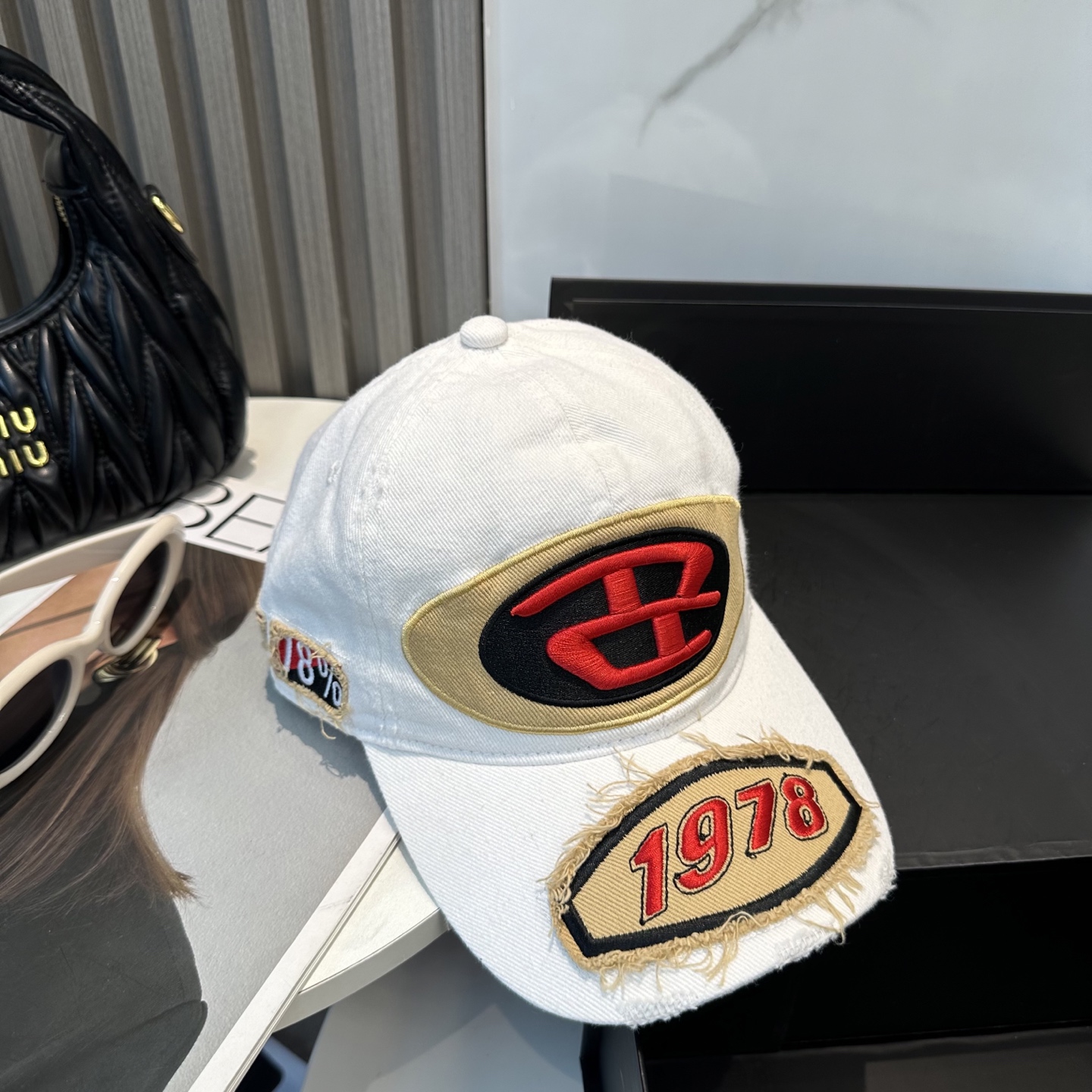  Diesel 迪赛 棒球帽🧢 。棒球帽🧢，出街必备超好搭配，高品质 内标齐全，赶紧入手！
