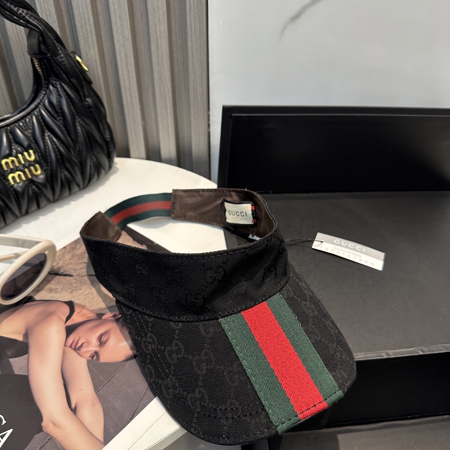 Gucci(古奇)最新原单宽版织带空顶帽。专柜11开模订制,最高版本,原版帆布料,轻盈透气!实物拍摄,