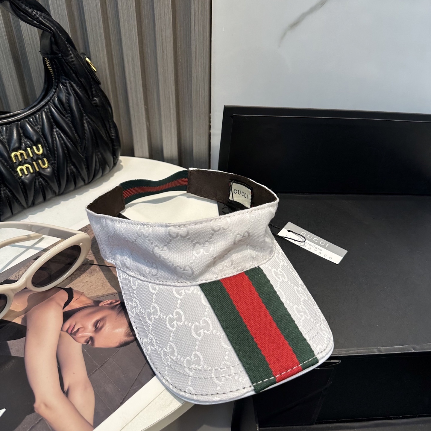 Gucci(古奇)最新原单宽版织带空顶帽。专柜11开模订制,最高版本,原版帆布料,轻盈透气!实物拍摄,